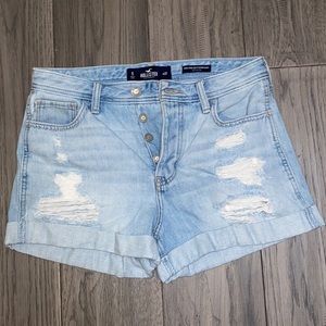 LIKE NEW Hollister High-Rise Boyfriend Shorts